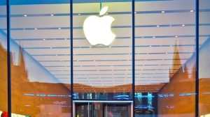 How-Is-Apple-Becoming-a-Financial-Institution