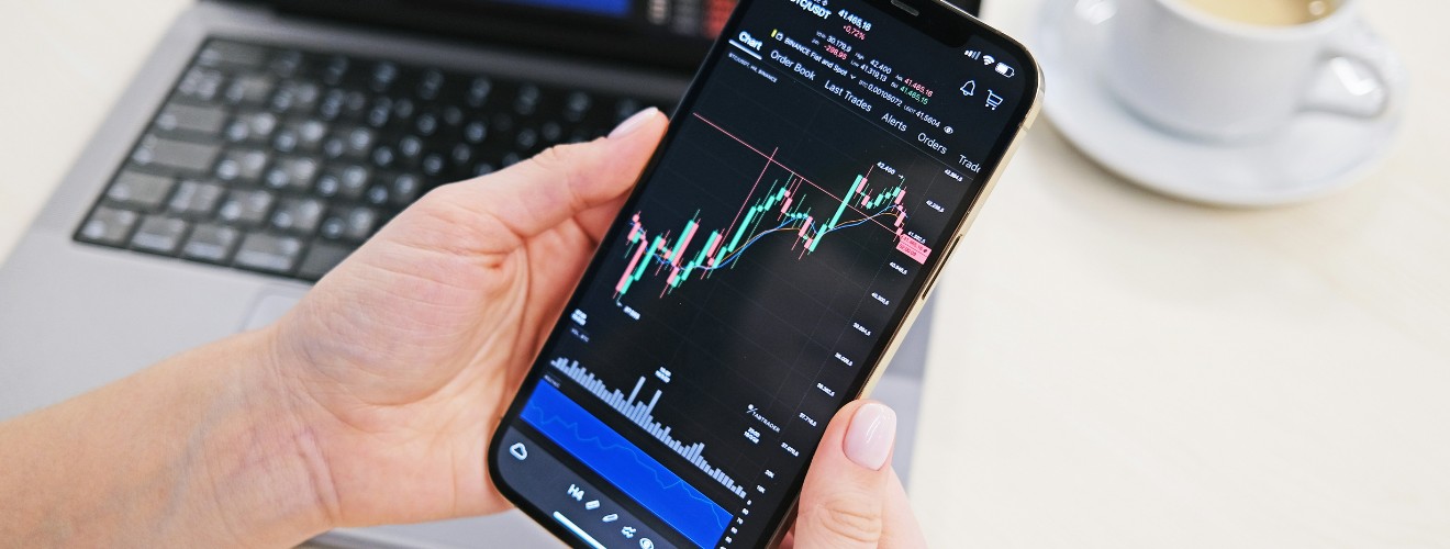 DeFi vs. CeFi Who Will Win the Finance Revolution