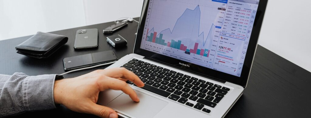 Comparing the Best Marketing Analytics Tools for B2B vs. B2C Companies