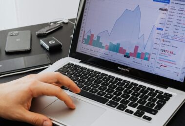 Comparing the Best Marketing Analytics Tools for B2B vs. B2C Companies