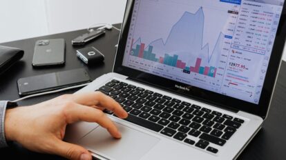 Comparing the Best Marketing Analytics Tools for B2B vs. B2C Companies