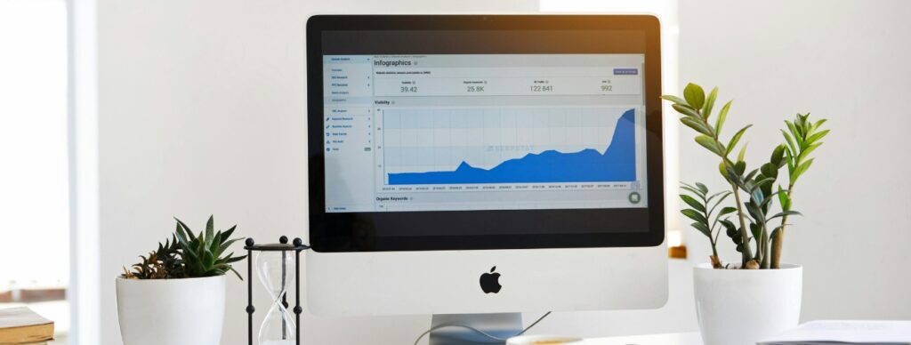 Best Marketing Analytics Tools for Maximizing Holiday Campaign ROI