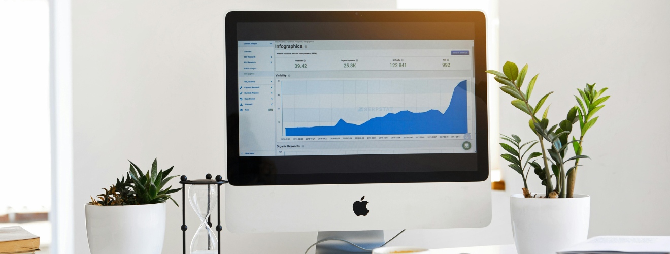 Best Marketing Analytics Tools for Maximizing Holiday Campaign ROI