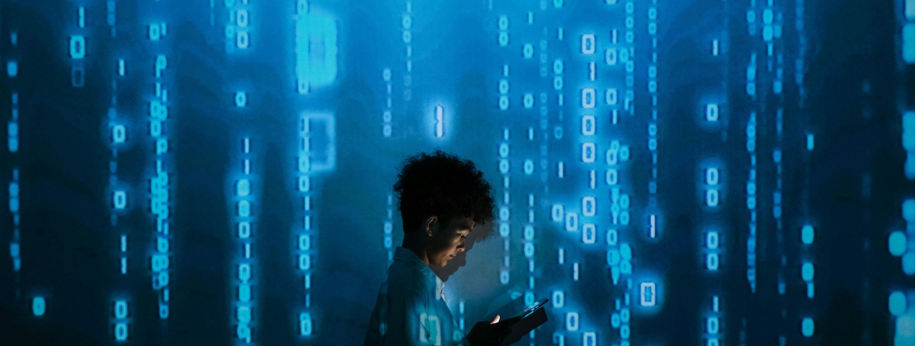 Business Intelligence vs Data Analytics Tools: What CTOs and CMOs Should Know Before Investing 